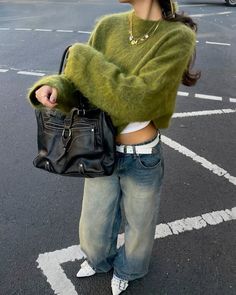 Green Baggy Jeans Outfit, Baggy Jeans And Sweater, Baggy Jeans Outfit Fall, Olive Green Sweater Outfit, Cold Outfit, Buckle Flats, Baggy Jeans Outfit, Jeans Outfit Fall, Pullover Outfit