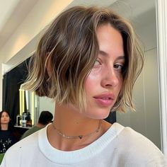 Tousled Micro Bob with No Bangs Bouncy Bob, Micro Bob, Kort Bob, Hair Inspiration Short, Haircut And Color, Hair Color And Cut, Short Hair Haircuts, Professional Makeup Artist