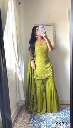 Sharara Designs Simple, Diwali Outfits, Fancy Sarees Party Wear, Pakistani Fancy Dresses, Dresses Traditional