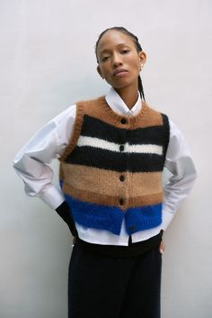 Gilet Mohair, Waistcoat Designs, Woman Vest, Elevate Your Outfit, 가을 패션, Knit Vest