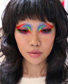 Color Blocking Makeup, Heat Map Makeup, Geometric Eye Makeup, Maximalism Makeup, Funky Makeup Creative, Funky Makeup Looks, Quirky Makeup