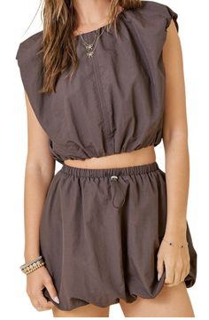 Color: Brown Sizing: true to size but if in-between size up! Bubble Top Bubble Skirt Drawstring Model is 5'8 wearing a Small Swim Jewelry, Bubble Skirt, In Between, Outerwear Sweater, Dress Romper, Espresso, Cinnamon, Shirt Blouses, Bubbles