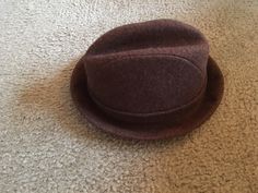 1960's Vintage Kangol hat.Excellent condition. Size 7 1/8. Made in England. Kangol Hat, Rhinebeck Ny, Mens Costumes, 1960s Vintage, Vintage 1960s, 1960s, Bathing Beauties, England, Display Homes