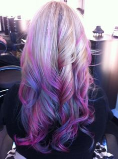 color ♡ I want to do this to my hair! This would look incredible if i was a blonde... in brown it probly just looks boring. Hairstyles Photos, Purple Ombre Hair, Dyed Hair Purple, Makeup Tip, Violet Hair, Creative Hair, Layered Hairstyles, Hair Chalk, Hair Color Purple