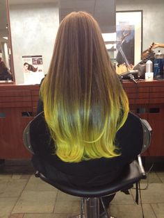 Hidden Hair Color, Dark Ombre Hair, Hair Colour For Green Eyes, Yellow Hair Color, Hair Color Underneath, Hair Streaks, Hair Idea, Blonde Hair Looks