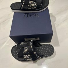 Dior Slides Size 9 Dior Slides, Men Dior, Dior Sandals, Dior Shoes, Mens Sandals, Flip Flop Sandals, Black And Navy, Flip Flops, Slides