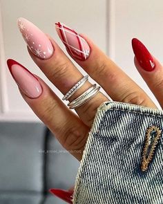 almond-shaped, red winter nails design Christmas Nail Designs Aesthetic, Christmas Nail Red And White, Red And White Xmas Nails, Red White Nails Christmas, Minimalist Xmas Nails, Christmas Nail Designs Red And White, White And Red Christmas Nails, Xmas Nails White, Red White Christmas Nails