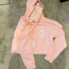 Never Worn Comfortable Sports Top For Spring, Sporty Pink Sweatshirt For Gym, Sporty Pink Gym Sweatshirt, Sporty Loungewear Hoodie Top, Comfortable Spring Activewear For Streetwear, Comfortable Spring Streetwear Activewear, Trendy Fleece Sweatshirt For Sports, Sporty Letter Print Sweats For Spring, Trendy Hoodie For Workout In Spring