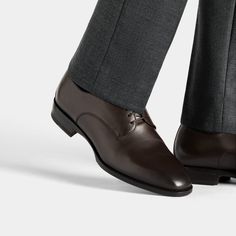 These classic brown Derby lace-ups are crafted in Italy in a flexible Blake stitch, and feature a full leather sole and lining from supple Italian calf leather. Brown Apron, Brown Brogues, Brown Derby, Classic Brown, Shoe Tree, Leather Conditioner, Fashion Advice, Cleaning Clothes, Calf Leather