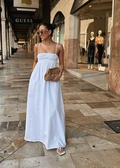 Euro Outfits, Bali Outfits, Birthday Style, Outfit Primavera, Style Muse, Spring Fits, Minimal Chic, White Dresses, Going Out Outfits