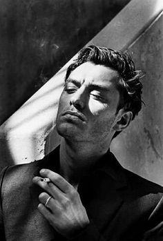 Newton Photo, Eric Lafforgue, Helmut Newton, Australian Photographers, Mario Testino, Black And White Photograph, Jude Law, Male Portrait, White Photo