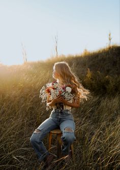 Stylistic Photography, Mother Day Photo, Pretty Senior Pictures, Aesthetic Mother, Summer Photoshoot Ideas, Western Photo Shoots, Spring Senior Pictures, Senior Year Pictures, Cute Senior Pictures