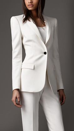 Sastre masculino viene para otoño 2015 Pant Suits For Women, White Suit, Pantsuits For Women, Cate Blanchett, Business Suit, 가을 패션, Tailored Jacket, Business Attire, Work Attire