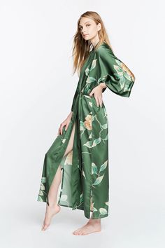 Floral Tie Waist Kimono | Side Slit Kimono | KIM+ONO Long Kimono Cardigan, Long Robes, Plus Size Kimono, Kimono Robes, Silk Kimono Robe, Kimono Wrap, Beautiful Kimonos, Long Kimono, Floral Kimono