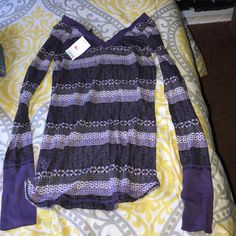 Still In Great Condition Purple Stretch Tops For Loungewear, Purple Long Sleeve Top For Loungewear, Casual Lavender Long Sleeve Top, Lavender Long Sleeve Casual Top, Camo Fashion, Max Azria, Thermal Long Sleeve, Purple Top, Hem Top