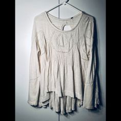 Nwot Lace Detailing Front And Back Bohemian Off White Long Sleeve Top, Flowy Cream Casual Tops, Casual Cream Flowy Tops, Cream Long Sleeve Flowy Top, Flowy Off White Long Sleeve Tops, Casual Flowy Off White Tops, Casual Off White Flowy Tops, Casual Off White Blouse For Fall, Casual Off-white Blouse For Fall