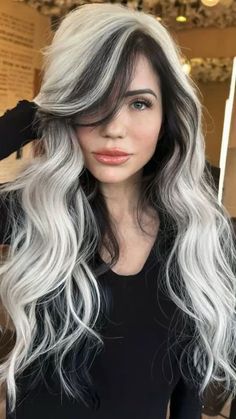 Instead Of Covering Grey Roots, This Hairdresser Makes Clients Embrace It With His Powerful Transformations (35 Pics) Check more at https://beautyfashionideas.com/fashion/instead-of-covering-grey-roots-this-hairdresser-makes-clients-embrace-it-with-his-powerful-transformations-35-pics/ Highlights Black Hair, Money Piece Hair, Covering Grey Roots, Highlights For Dark Brown Hair, Black Highlights, Grey Roots, Money Piece, Brunette Blonde, Highlights Blonde