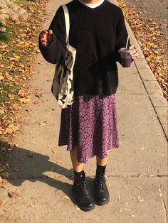 Grunge Cozy Outfits, Boho Cyberpunk, Modest Alternative Fashion, Aesthetics Outfits, Katie Sturino, Fall Aesthetics, Japan Outfits, Teacher Motivation, Clothing Aesthetic