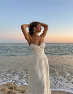 Ball Inspiration, Robes Glamour, Beach Holiday Dresses, White Prom Dress, Strapless Maxi, Strapless Maxi Dress, Feminine Aesthetic, Maxi Dress Party, Rehearsal Dinner