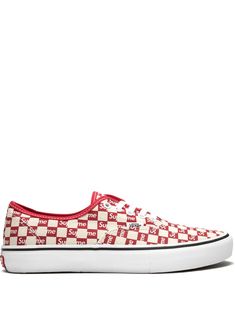 red/white cotton all-over logo print checkerboard print raised logo detail round toe front lace-up fastening rubber sole Waffle outsole These styles are supplied by a premium sneaker marketplace. Stocking only the most sought-after footwear, they source and curate some of the most hard to find sneakers from around the world. Sneakers Looks, Vans Shop, Vans Old Skool Sneaker, Vans Shoes, Sneakers White, Vans Sneaker, Logo Print, Low Top, White Cotton