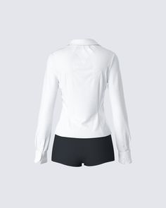 When the work zoom call only shows you from the top, up 😜 Get that promotion you truly deserve in this two-piece set featuring a fitted white poplin shirt and black jersey boxer shorts 🖤 Fitted Short Tops For Work, Fitted Short Length Tops For Work, Elegant Short Length Tops For Work, Black Short Length Top For Work, White Poplin Shirt, Zoom Call, Black Jersey, Cargo Pant, Poplin Shirt