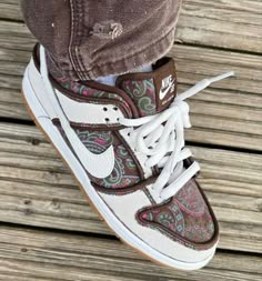 Dunk Low Paisley, Organization Shoes, Name Brand Shoes, Dressing Shoes, Shoes Dressing, Shoes Popular, Shoe Outfits, Shoes Everyday, Shoe Organization