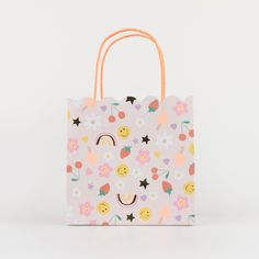 Our pink party bags, with 90s inspired icons, are perfect to give to your guests. Happy Face Icon, Meri Meri Party, Icons Party, Paper Party Decorations, Party Expert, Face Icon, Wrapping Party, Birthday Cake With Candles, Meri Meri