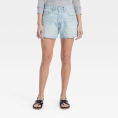 Women's Mid-Rise 90's Baggy Jean Shorts - Universal Thread™ Light Wash 00 Baggy Jean Shorts, Jean Baggy, Rolled Cuff Jeans, Baggy Jean, Cutoff Jean Shorts, 90s Baggy, Baggy Shorts, Tailored Shorts, Mid Rise Shorts