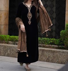 Black Velvet Suit Designs Pakistani, Qawali Night Outfits Black, Qawali Night Outfits, Qawwali Night, Qawali Night, Suits For Women Indian, Black Dress Outfit, Fancy Attire