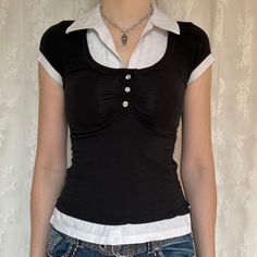 Black And White Layered Outfits, Dark Academia Vampire, Tank Top Over Shirt, Korean Shirt, Alice Cullen, Summer Uniform, Shirt Outfits