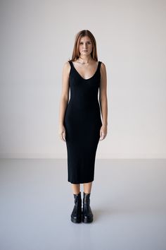 Mid-length dress in merino wool with scooped back, sweetheart neckline, and seashell ribbed bustier. Scoop Neck Ribbed Dress For Night Out, Ribbed Scoop Neck Dress For Night Out, Chic Ribbed Bodycon Dress With Scoop Neck, Chic Evening Midi Dress With Scoop Neck, Fitted Ribbed Midi Dress With Straight Neckline, Elegant Ribbed Bodycon Dress With Scoop Neck, Mid Length Dresses, Sweetheart Neckline, Mid Length