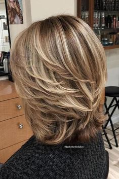 Light Brown Hair with Blonde Highlights Flattering Hairstyles, Shag Haircut, Brown Blonde Hair, Modern Hairstyles, Brown To Blonde