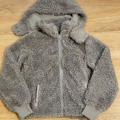 I’m Selling A Brand New With Tags Abercrombie & Fitch Sherpa Jacket. Super Cute And Soft! The Hood Is Removable. Size Small. Retailed For $89. #Abercrombie #Aritzia #Urbanoutfitters #Brandymeville Gray Hooded Fleece Jacket For Cold Weather, Hooded Gray Fleece Jacket For Cold Weather, Gray Hooded Jacket With Fleece Lining For Fall, Cozy Gray Hooded Jacket For Cold Weather, Cozy Winter Hooded Jacket With Adjustable Hood, Cozy Fit Outerwear With Adjustable Hood, Cold Weather Hooded Jacket With Fleece Lining, Hooded Fleece Jacket With Faux Fur Lining For Winter, Cold Weather Hooded Jacket With Comfortable Fit