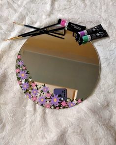 Hand painted mirrors and embroidery canvas #handpaintedmirrors #embroiderycanvas Painted Mirrors Frame, Drawing On The Mirror, Mirror Doodles Ideas, Full Length Mirror Painting Ideas, Simple Mirror Painting, Painting Mirror Ideas, Painting On Mirrors Ideas, Mirror Frame Painting Ideas Aesthetic, Hand Mirror Decorating Ideas