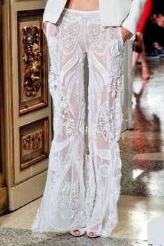 Lace Trousers, Pucci Dress, Fantastic Fashion, Wideleg Pants, Mode Boho, Lace Pants, Amazing Outfits, Emilio Pucci, Looks Style