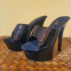 Brand New Ellie 6 Inch Platform Mules Sz9 Black Slip-on Heels For Night Out, Sleek Black Slip-on Heels, Casual Party Heels With Rubber Heel Cap, Extreme High Heels, Ellie Shoes, Cute Shoes Heels, Platform Mules, Funky Shoes, High Heel Mules