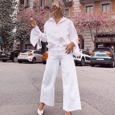 New With Tag, White With Wide Leg, High Rise And Cropped Wide Leg Cropped Jeans Outfit, White Wide Leg Jeans Outfit, White Wide Leg Pants Outfit, White Tops Outfit, Wide Leg Outfit, White Wide Leg Jeans, White High Waisted Jeans, Conservative Outfits, Wide Leg Pants Outfit