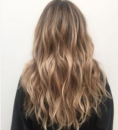 Wavy Blonde Hair, Bronde Hair, Natural Blonde, Dark Blonde Hair, Nails Fall, Hair Inspo Color, Fall Color, Hair Envy