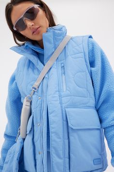 Our everyday, convertible quilted jacket, designed with removable sleeves to transform into a vest, so you're ready for any trail, in any condition. Ski Fits, Cashmere Travel Wrap, Removable Sleeves, Utility Pockets, Holiday Tops, Fire Fits, Cold Weather Outfits