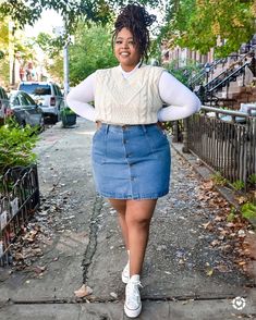 Denim Mini Skirt Outfit Fall, Plus Size Summer Outfits Casual, Size Aesthetic, 2024 Clothes, Plus Size Baddie Outfits, Work Fits, Plus Size Fall Fashion, Plus Size Fall Outfit