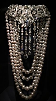 Diamond And Pearl Necklace, Royal Crown Jewels, The Bling Ring, Diamond Dust