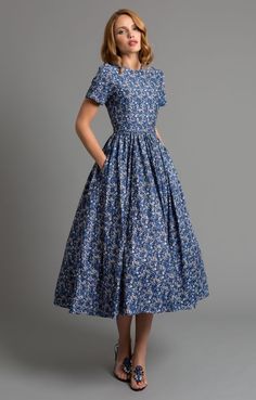 Casual Frocks, Moda Vintage, Mode Vintage, Modest Dresses, Chic Dress, Modest Outfits, Elegant Woman, Lany, Blue Dress