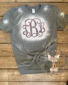 Monogram Tshirt, Diy Halloween Shirts, Southern Mama, Cricut Stencils, Tie Dye Crafts