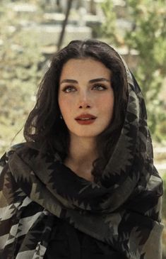 Turkish Makeup, Stunt Doubles, Turkish Women Beautiful, Turkish Women, Aesthetic People, Andalusia, Turkish Actors