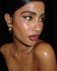 Bridesmaid Makeup Glowy Bronze, Your Skin But Better Makeup, Dewy Soft Glam Makeup, Cool Girl Makeup Looks, Brown Girl Friendly Makeup, Tan Girl Makeup, Cinnamon Girl Makeup, It Girl Makeup Look, Down Town Girl Makeup