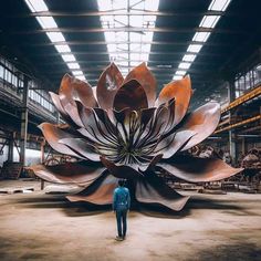 giant flower sculpture,corten steel garden sculpture,corten steel sculpture,garden sculpture,garden sculpture for sale,giant sculpture,flower sculpture Metal Plant Sculpture, Metal Yard Art Ideas, Large Garden Statues, Fire Sculpture, Big Sculpture, Metal Flower Art, Outdoor Metal Art, Jaali Design