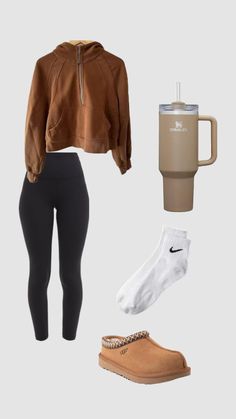 #trendy #lululemon #lululemonscuba #outfitinspo #outfitideas #stanley #stanleycup #uggs #uggslippers Uggs Fit, Ugg Outfits, Gymwear Outfits, Winter Fashion Outfits Casual, Relaxed Outfit, Cute Lazy Outfits, Cute Lazy Day Outfits