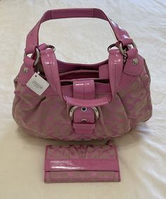 Trending Bags, Y2k Handbag, Coach Logo, Girly Bags, Pretty Bags, Signature Canvas, Tote Handbag, Cute Bags, Dream Clothes