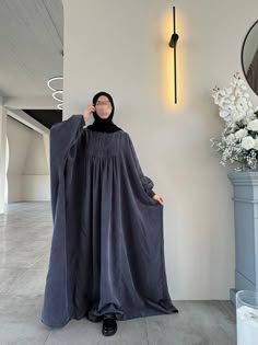 Abaya Store, Islamic Modesty, Fashion Design Ideas, Abaya Hijab, Outfits Dresses, Dresses Ideas