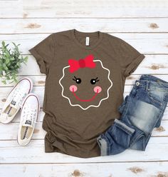 Women's Gingerbread Face Shirt, Gingerbread T-shirt, Cute Gingerbread Shirt Ladies Christmas Shirts, Christmas Shirts Vinyl, Holiday Shirt Ideas, Diy Christmas Shirts, Gingerbread Shirt, Gingerbread Diy, Christmas Tee Shirts, Matching Christmas Shirts, Christmas Vinyl